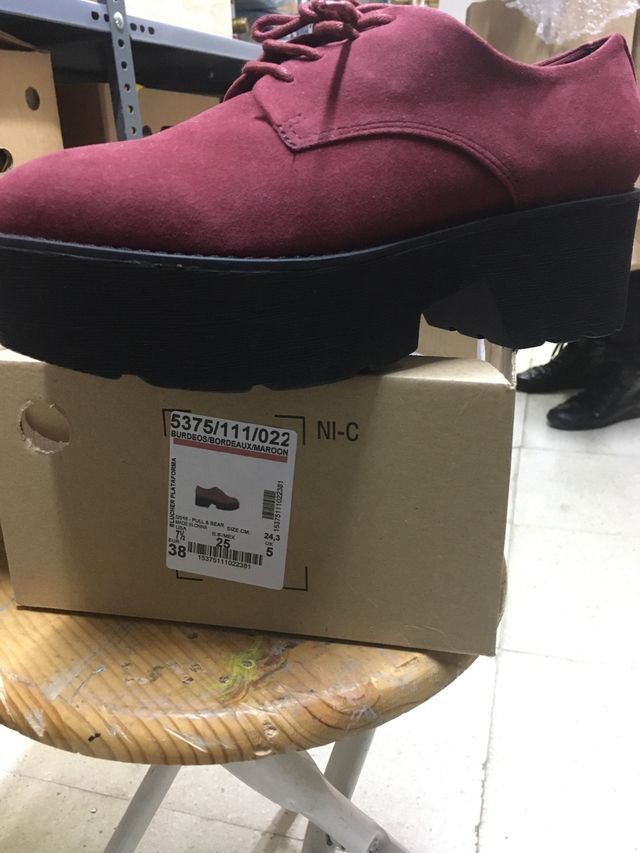 Zapatos burdeos
