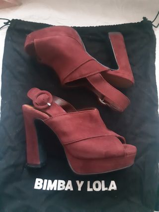 Sandalias de tacón Bimba y Lola de segunda mano por 26 EUR en Almería en  WALLAPOP