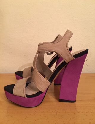 ZARA - sandalias tacon 37 de segunda mano por 20 EUR en Barcelona en  WALLAPOP
