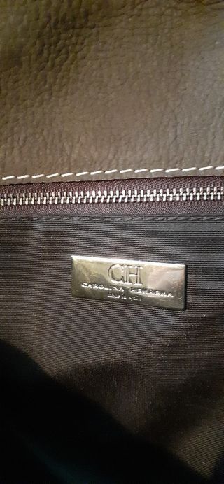 Bolso Marroquineria Carolina Herrera de segunda mano por 75 EUR en  Barcelona en WALLAPOP