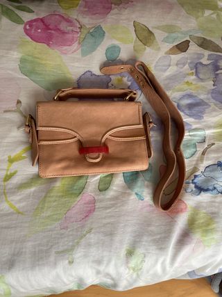 Bolso uterque con cierre de carey de segunda mano por 49 EUR en Santander  en WALLAPOP