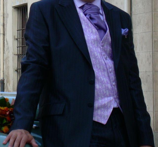 Traje de novio talla M/L con corbata goyesca KIROV