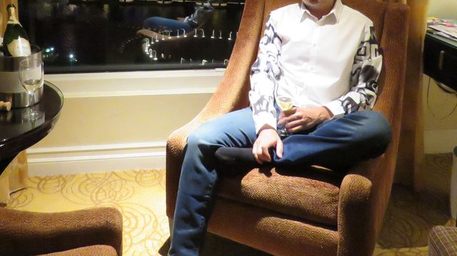 Preciosa Camisa DKNY original casi nueva talla M