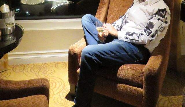 Preciosa Camisa DKNY original casi nueva talla M