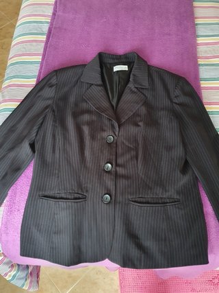 Chaqueta mujer talla 44 de segunda mano por 8 EUR en Móstoles en WALLAPOP