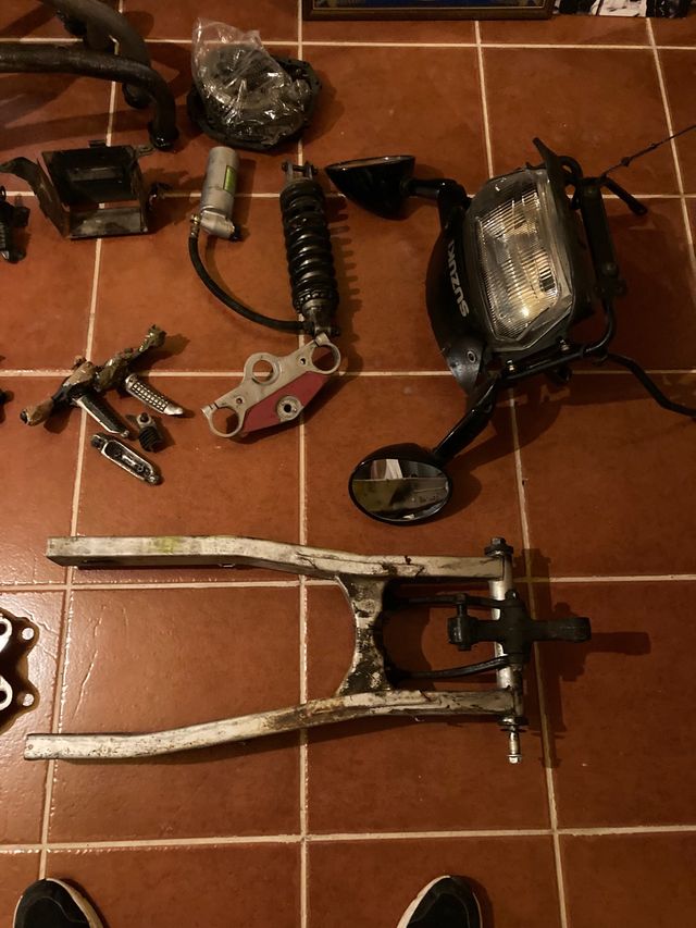 Despiece gsxf 600 tengo el motor