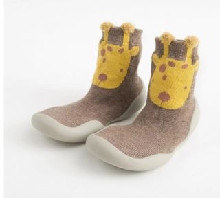 Zapatillas de casa tipo calcetines Jirafa de segunda mano por 4,5 EUR en  Lloret de Mar en WALLAPOP