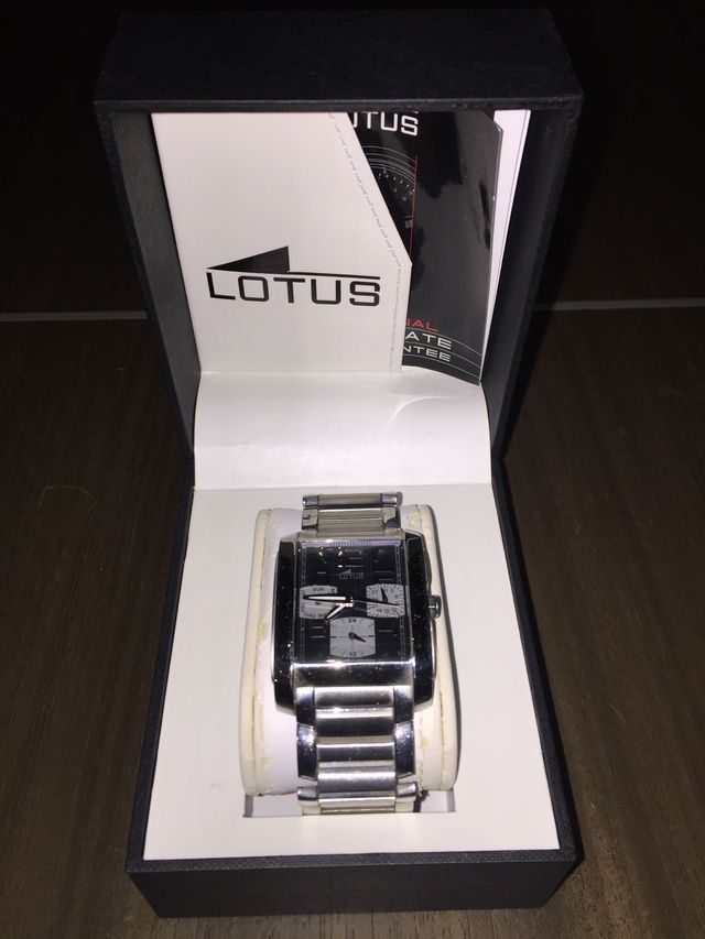 RELOJ LOTUS
