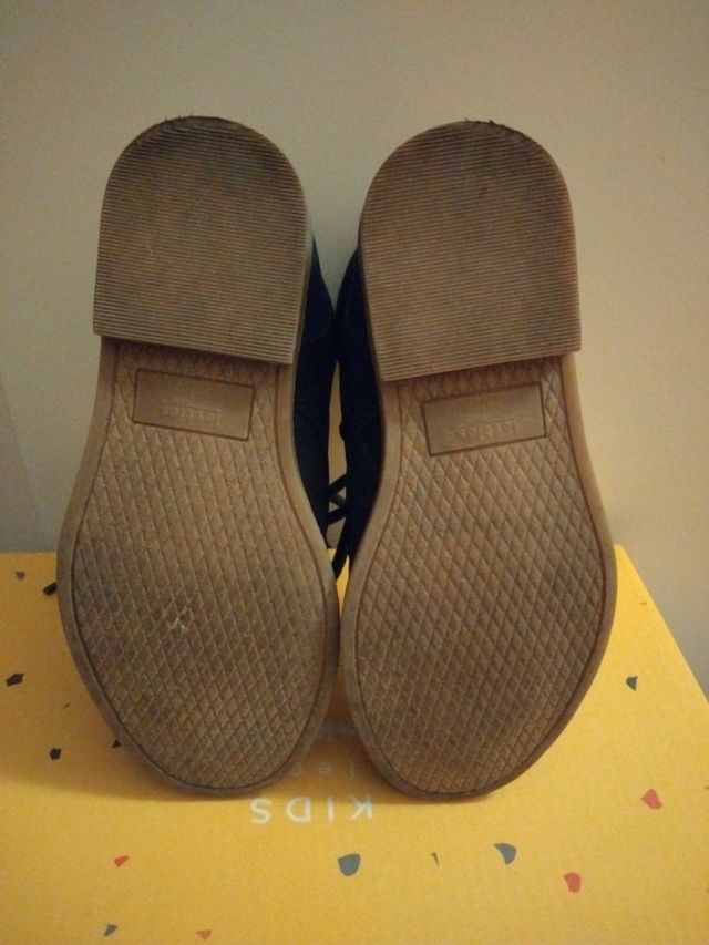 botines niño T. 26-27. nuevos, solo 1 puesta