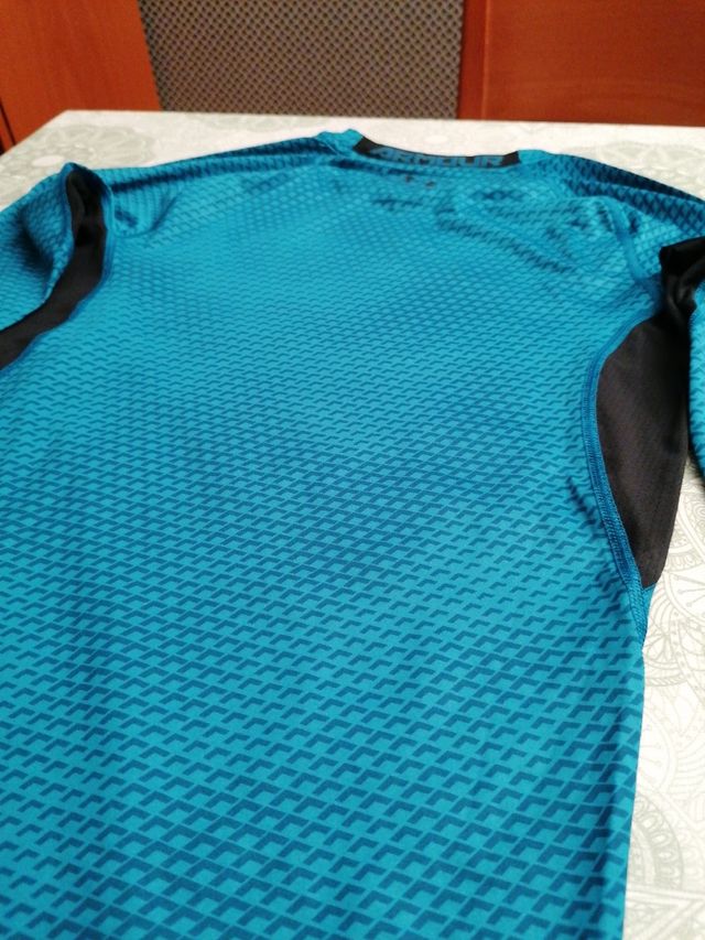 Camiseta de compresión Under Armou, talla S