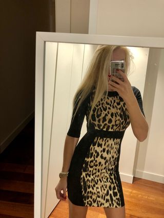 Vestido ajustado Zara de segunda mano por 7 EUR en Parque Empresarial La  Moraleja en WALLAPOP
