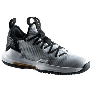 Zapatillas baloncesto talla 39 de segunda mano por 15 EUR en Belmonte de  Tajo en WALLAPOP