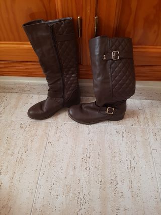 Botas mujer talla 37,38 de segunda mano por 17 EUR en Balanegra en WALLAPOP