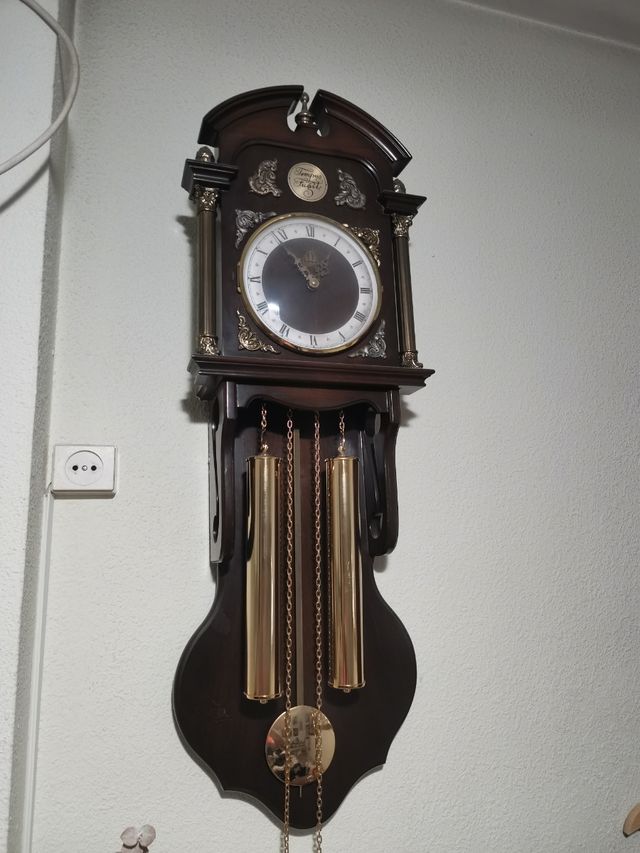 Rellotge de paret marca Hübner amb pèndul