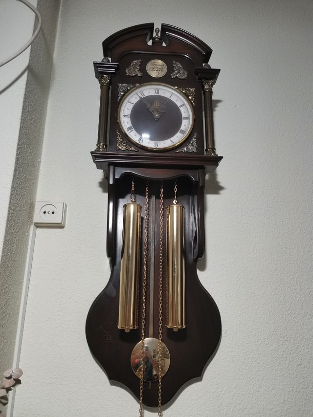 Rellotge de paret marca Hübner amb pèndul