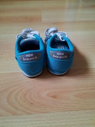 Zapatillas bebé New Balance talla 23 de segunda mano por 13 EUR en San  Sebastián de Los Reyes en WALLAPOP