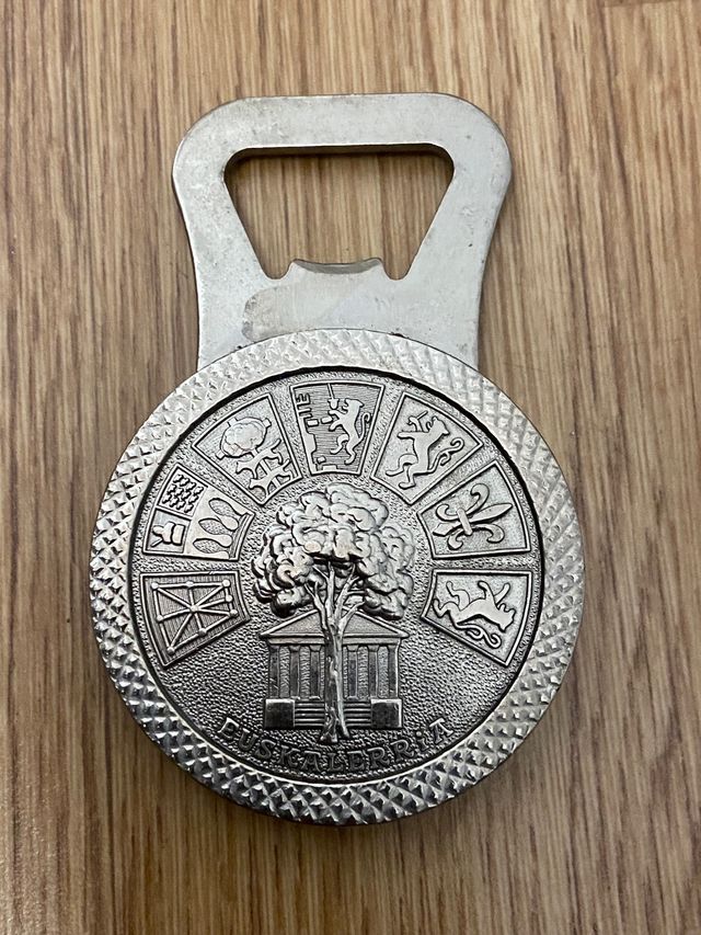 ANTIGUO ABRIDOR IKURRINA BANDERA EUSKADI