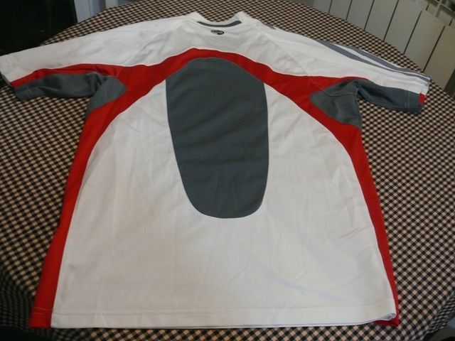 Camisseta deportiva Adidas