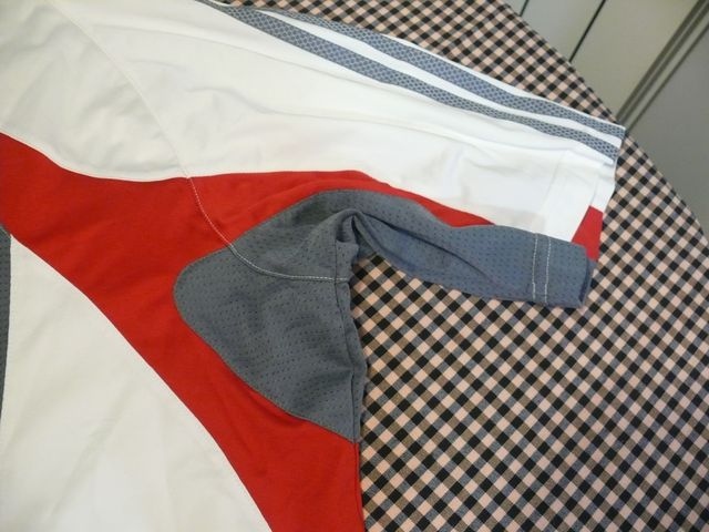 Camisseta deportiva Adidas