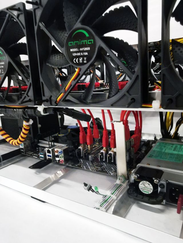Rig de minería criptominedas ( 11 RTX 3080 ) 3400w