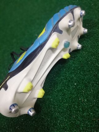 Botas Adidas Predator Aluminio Mixto Gama alta de segunda mano por 95 EUR  en Boo de Pielagos en WALLAPOP