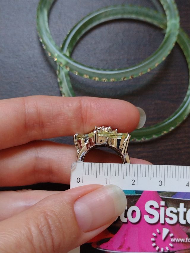 anillo flor + 2 pulseras pedrería verde
