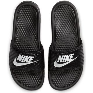 Chanclas Deportivas Nike Benassi Swoosh 2022 de segunda mano por 25 EUR en  Madrid en WALLAPOP