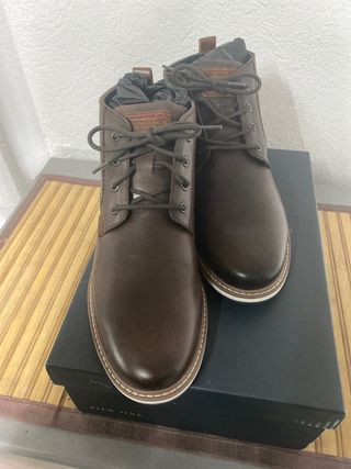 Botas pier one hombre de segunda mano por 40 EUR en Madrid en WALLAPOP