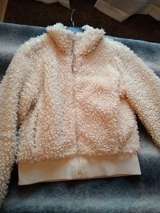Chaqueta pelo zara de segunda mano por 9 EUR en Valdemoro en WALLAPOP