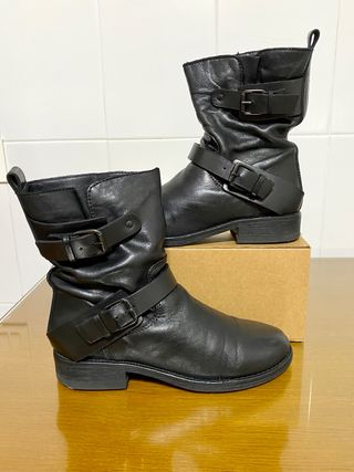 Botines negros de piel de Mango de segunda mano por 29,9 EUR en Valencia en  WALLAPOP
