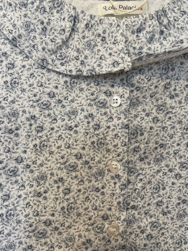 Camisa flores niña Talla 6. Nueva