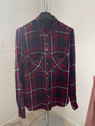Camisa cuadros T.L Stradivarius de segunda mano por 8 EUR en Burlada en  WALLAPOP