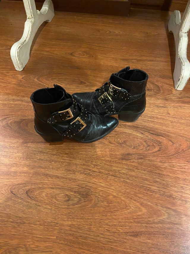 Botines negros Zara