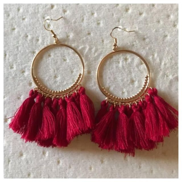 A estrenar.Lote 2Pendientes étnico color cn borlas