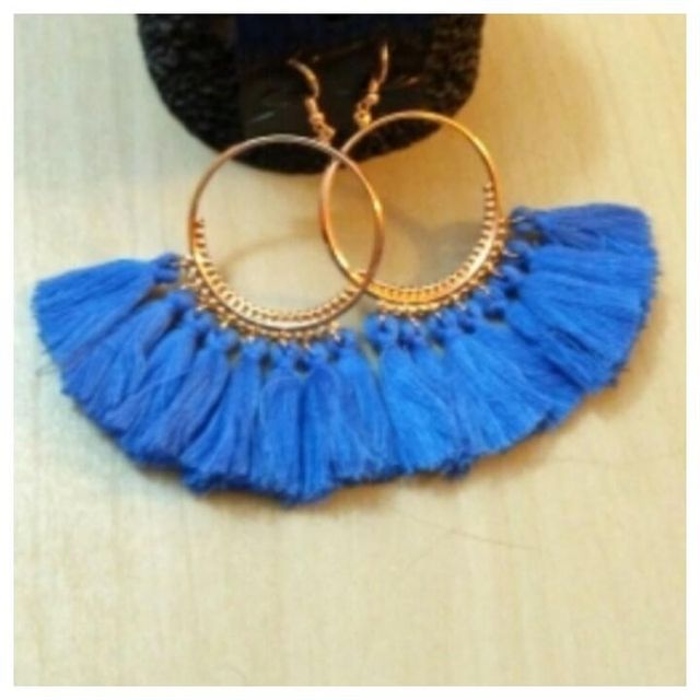 A estrenar.Lote 2Pendientes étnico color cn borlas