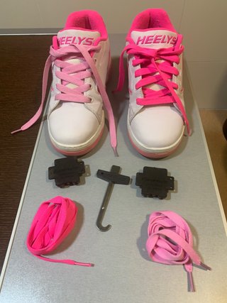 Zapatillas de ruedas HEELYS Talla 36,5 de segunda mano por 20 EUR en  Valdemoro en WALLAPOP