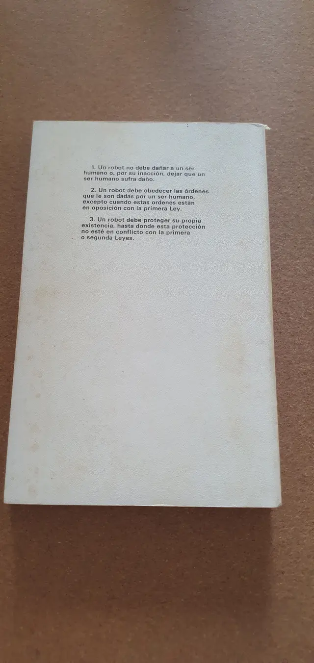 YO, ROBOT. ISAAC ASIMOV.