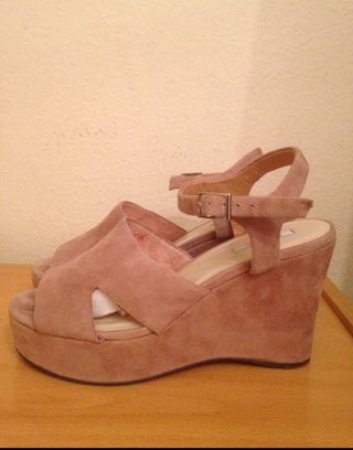 BIMBA Y LOLA - sandalias plataforma 38 de segunda mano por 20 EUR en  Barcelona en WALLAPOP