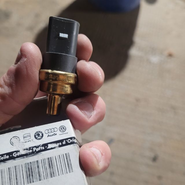 SENSOR TEMPERATURA VW AUDI SKODA