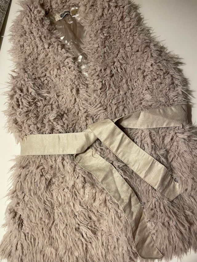 Chaleco medio de pelo Stradivarius