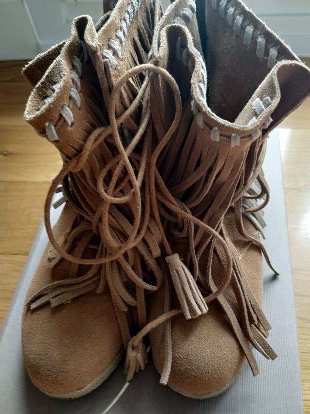 Botin flecos de piel