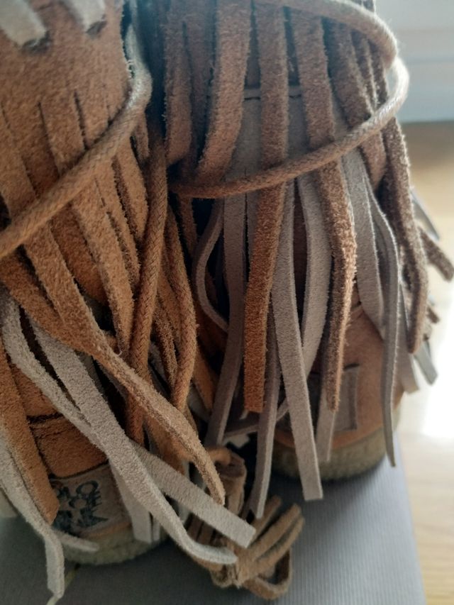 Botin flecos de piel