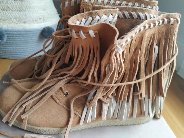 Botin flecos de piel