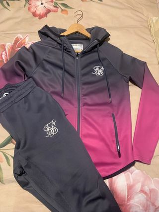 Chandal sik silk de segunda mano por 30 EUR en Villarreal en WALLAPOP