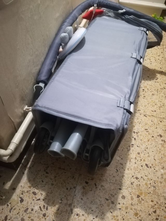 Cuna cambiador y parque infantil