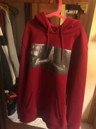 sudadera pray roja Cad Real Estate – Pisos exclusivos en zonas Prime de  Barcelona