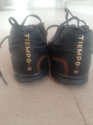 BOTAS NIKE TIEMPO X RONALDINHO de segunda mano por 10 EUR en Villaviciosa  de Odón en WALLAPOP