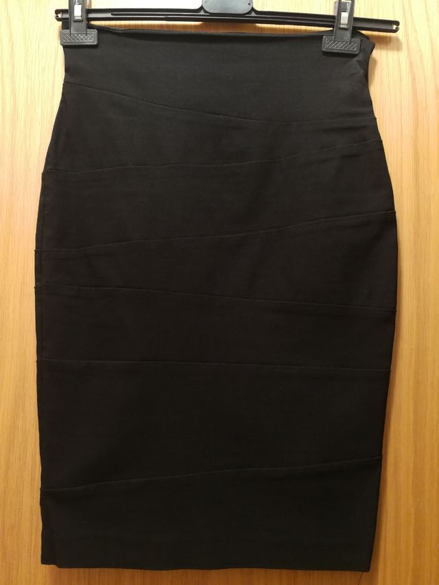 FALDA ELÁSTICA DE TUBO