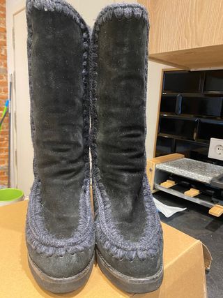 Botas mou cuña de segunda mano por 170 EUR en Madrid en WALLAPOP