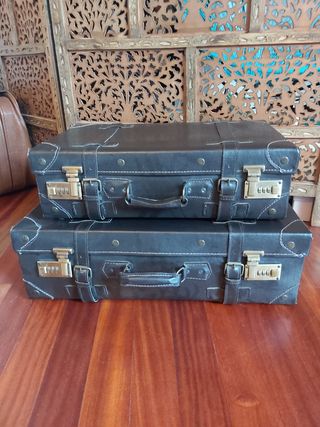 Maletas decorativas de segunda mano por 40 EUR en Santiago de Compostela en  WALLAPOP